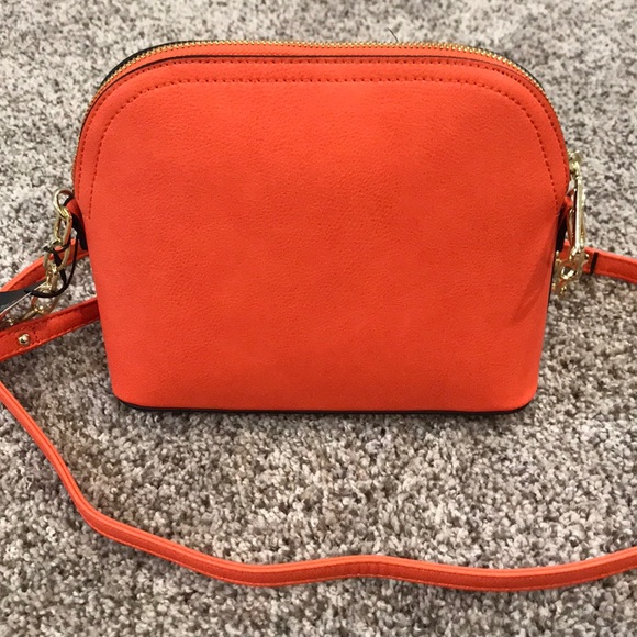 Steve Madden Swag Chain Dome Crossbody Bag - Picture 2 of 4